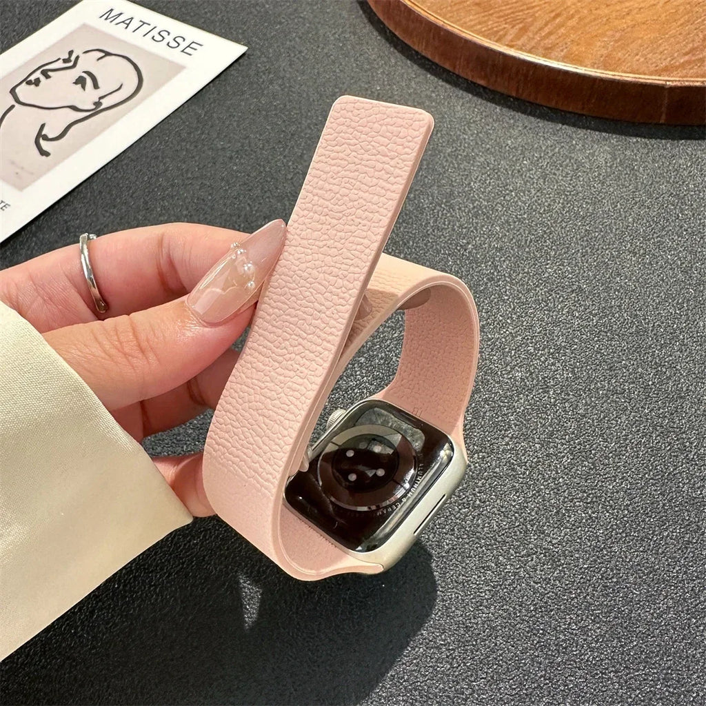 New silicone magnetic band for Apple Watch Ultra 2 49mm 45mm 42mm 40mm 46mm 38mm 41mm sport band Series 10 9 8 7 6 5 4 3 SE band