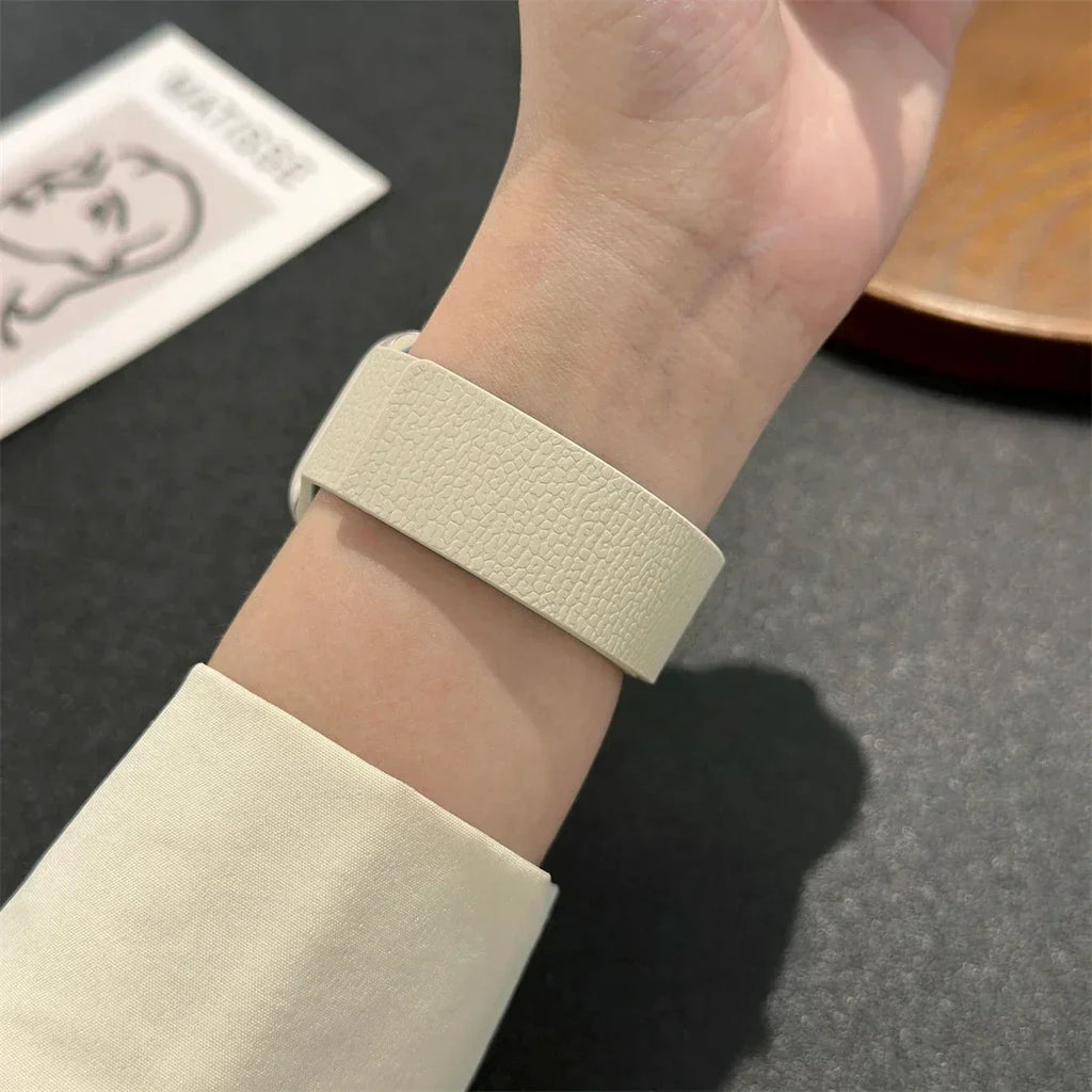 New silicone magnetic band for Apple Watch Ultra 2 49mm 45mm 42mm 40mm 46mm 38mm 41mm sport band Series 10 9 8 7 6 5 4 3 SE band