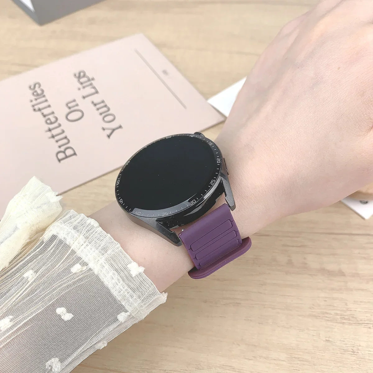 18mm 20mm 22mm Magnetic Loop Band for Samsung Galaxy Watch 7 6 5 4 44/40mm 6Classic Silicone Strap for Huawei Watch GT5 46mm