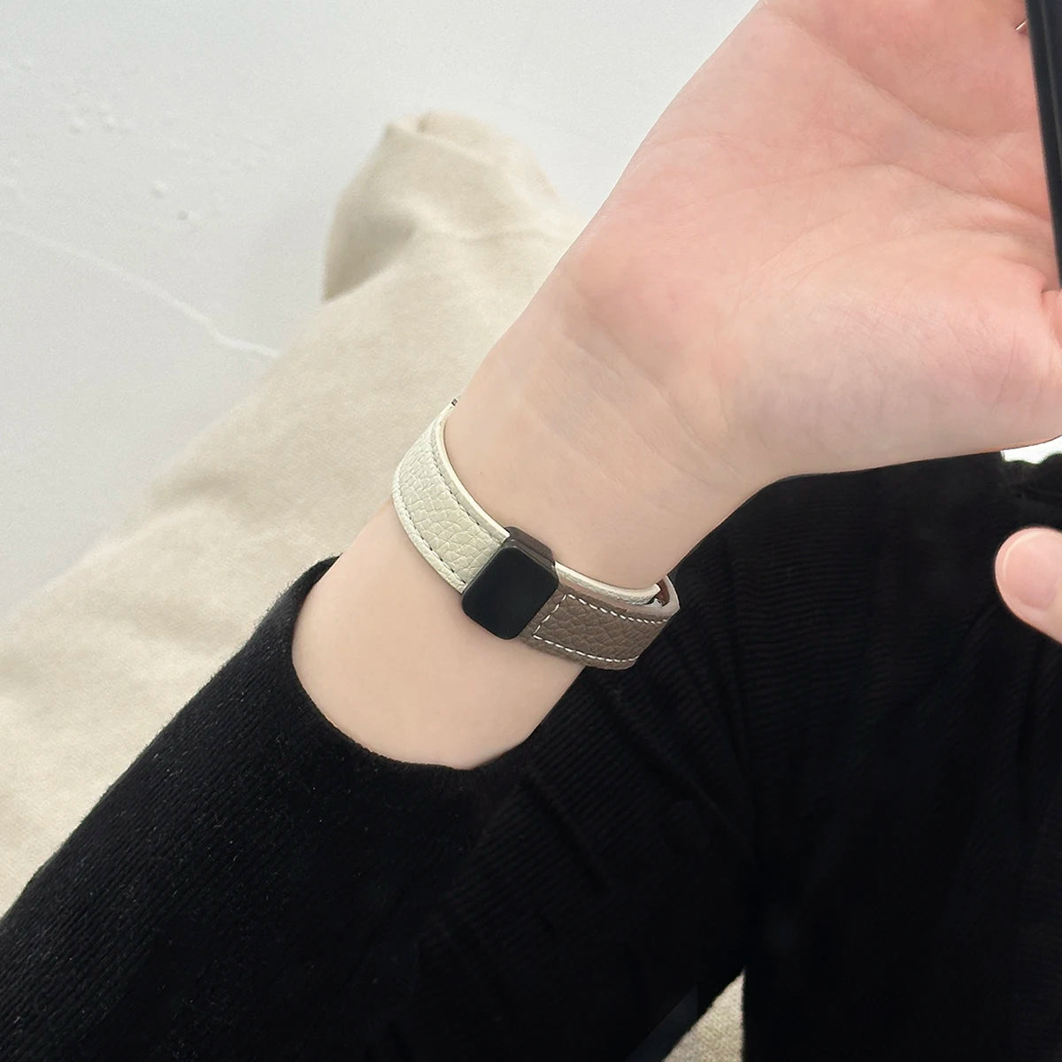 Folding Slim Leather Magnetic watch band For Apple Watch 10 11 42mm 46mm SE 44mm 40mm 9 8 7 41mm 45mm band 6 5 4 band For Apple Watch