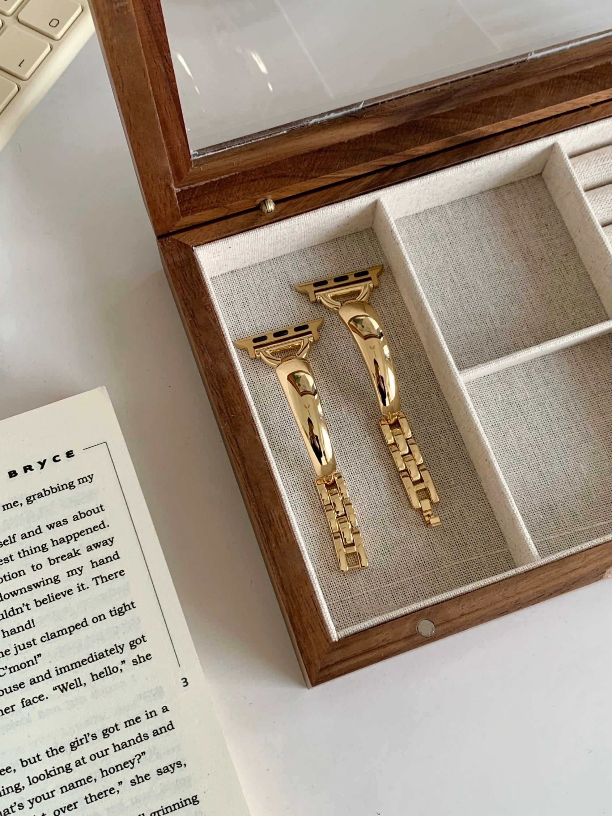 Women Slim Stainless Steel band For Apple Watch Series 9 45mm 41mm 8 7 SE 6 5 4 38mm 40mm 42mm 44mm Ultra band for Apple Watch band