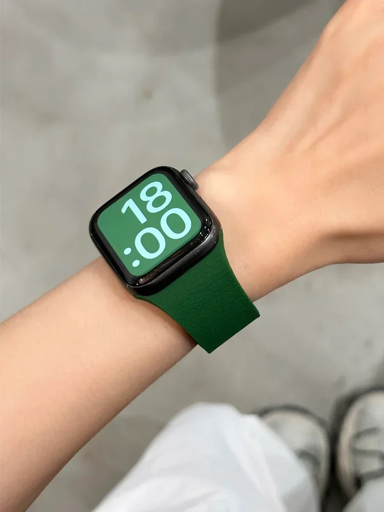 Magnetic band for Apple Watch Ultra3 2 1 49mm 45mm 42mm 46mm 40mm 41mm 2025 New silicone sport band Series 11 10 9 8 7 6 5 4 SE