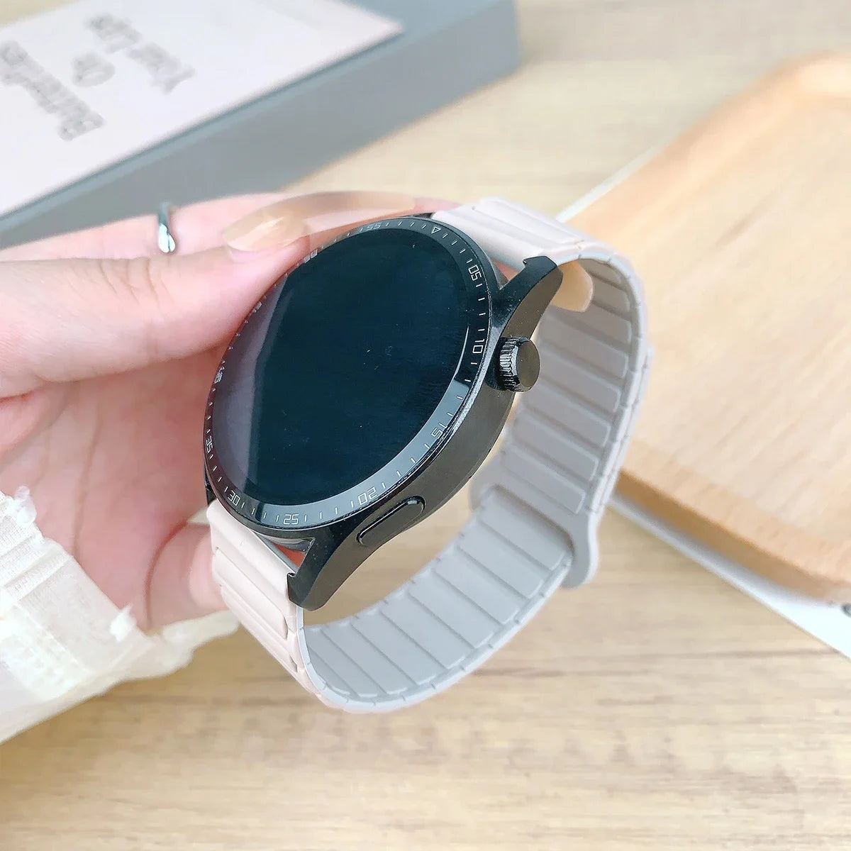 18mm 20mm 22mm Magnetic Loop Band for Samsung Galaxy Watch 7 6 5 4 44/40mm 6Classic Silicone Strap for Huawei Watch GT5 46mm