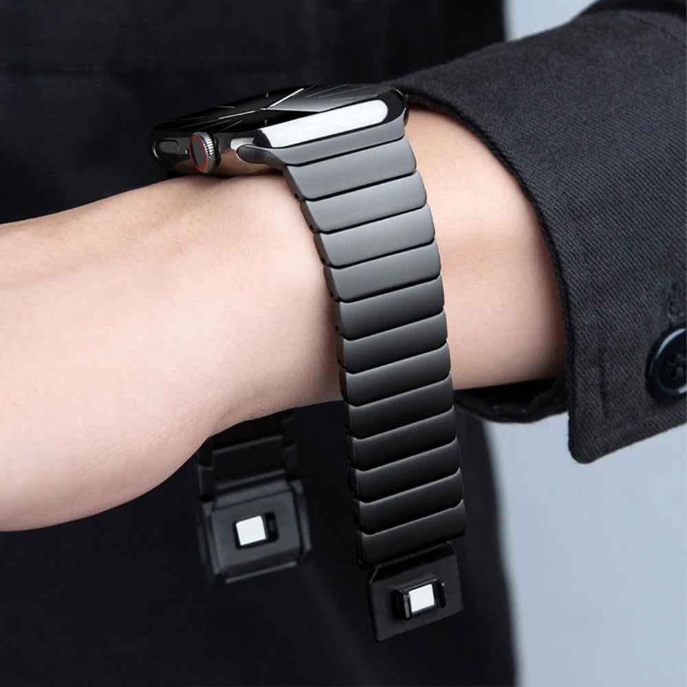 Luxury Titanium band for Apple Watch Ultra 1 2 49mm Magnetic Men Link band for Apple Watch Series 10 9 8 7 6 5 SE 46mm 45mm 44mm