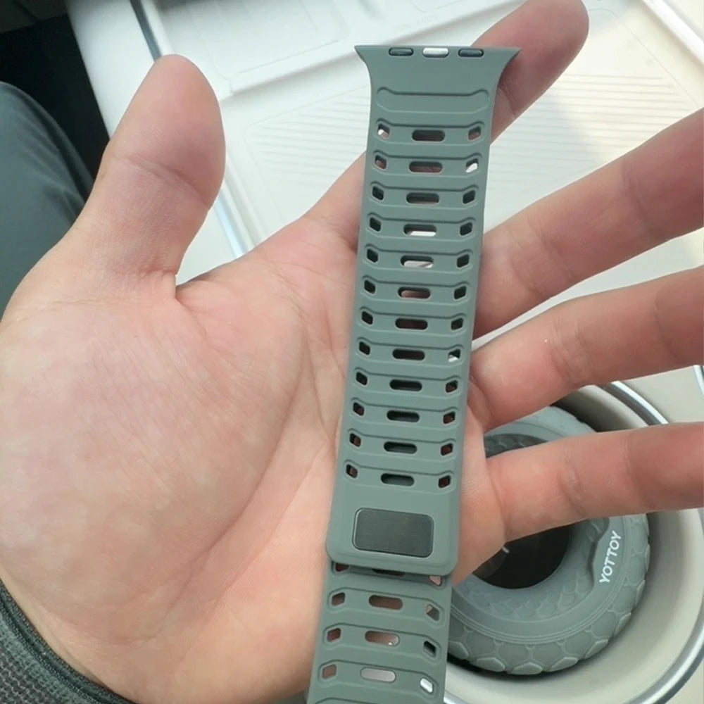 Magnetic Silicone band for Apple Watch Ultra 3 2 1 49mm Series 11 10 46mm Sport watch band Apple Watch 9 8 7 6 5 SE 3 45mm 44mm Band