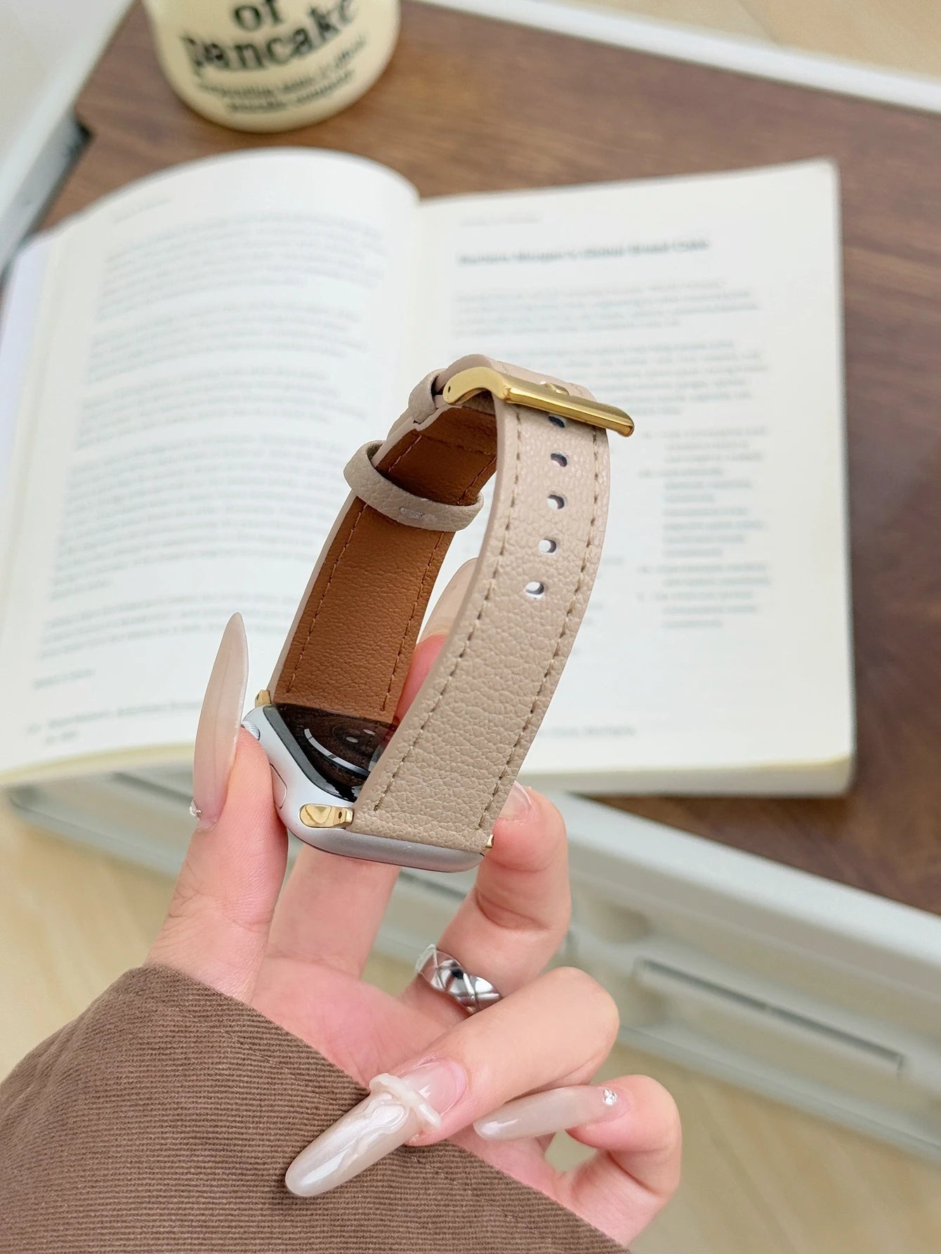 High quality leather loop For Apple Watch band women 11 10 9 8 7 6 5 4 3 2 1 SE 38mm 40mm 41mm 42mm 44mm 45mm 46mm 49mm band