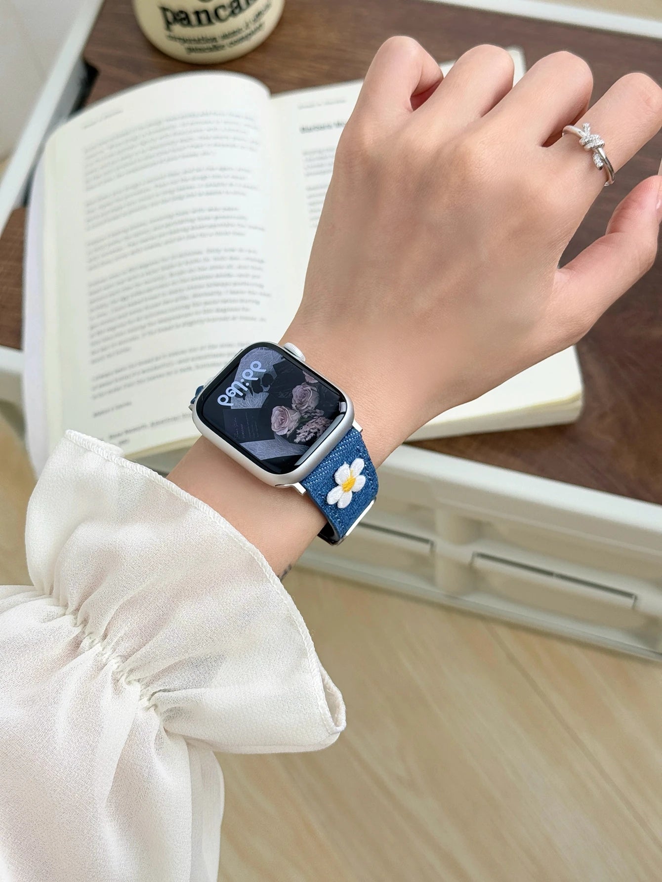 Flower Cloth Leather loop For Apple Watch band women Series Ultra 11 10 9 8 7 6 38mm 40mm 41mm 42mm 44mm 45mm 46mm band