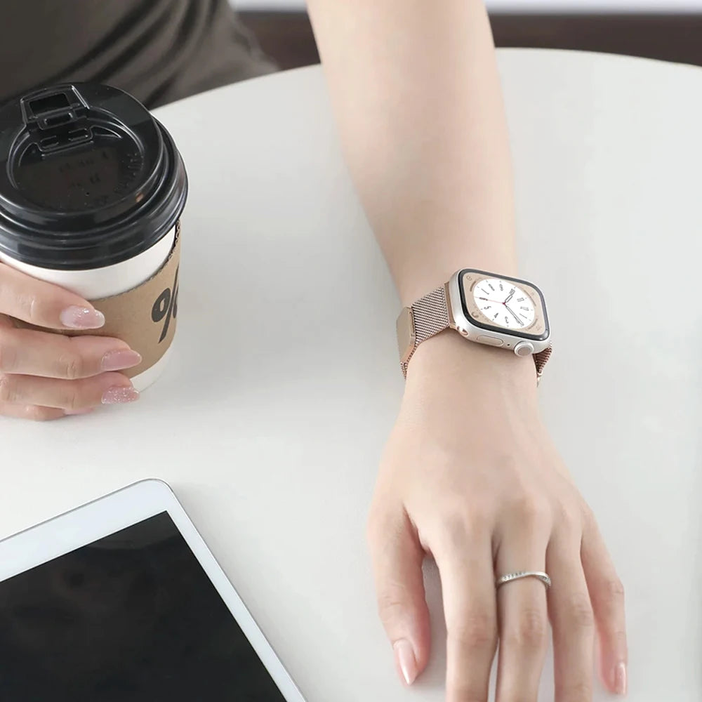 Magnetic band for Apple Watch band Series 9 8 7 6 5 4 3 SE Ultra 45mm 44mm 49mm 38mm 42mm 41mm 40mm correa band Apple Watch bands