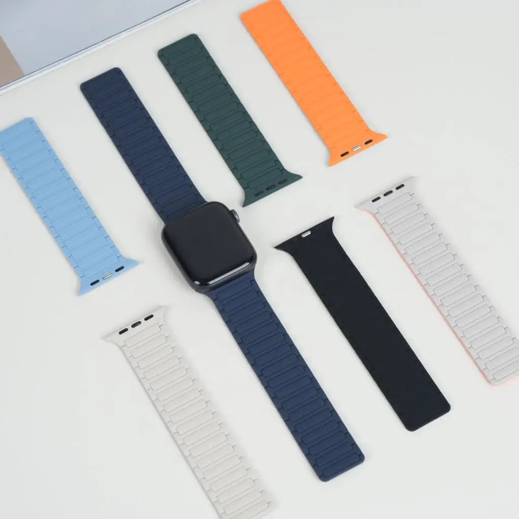 Magnetic band For Apple Watch Ultra 2 49mm 44mm 45mm 38mm 42mm 41mm belt Silicone band Apple Watch Series 8 7 6 5 9 SE 40mm band