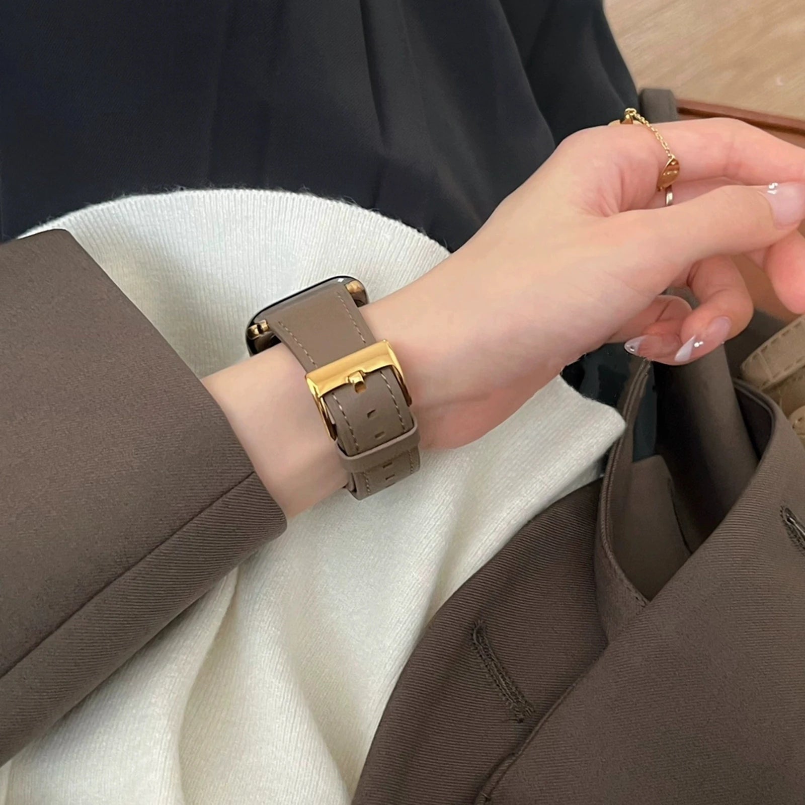 Leather Loop For Apple Watch band For Women Sport Correa 38mm 40mm 41mm 42mm 44mm 45mm 46mm 49mm , band For Apple Watch